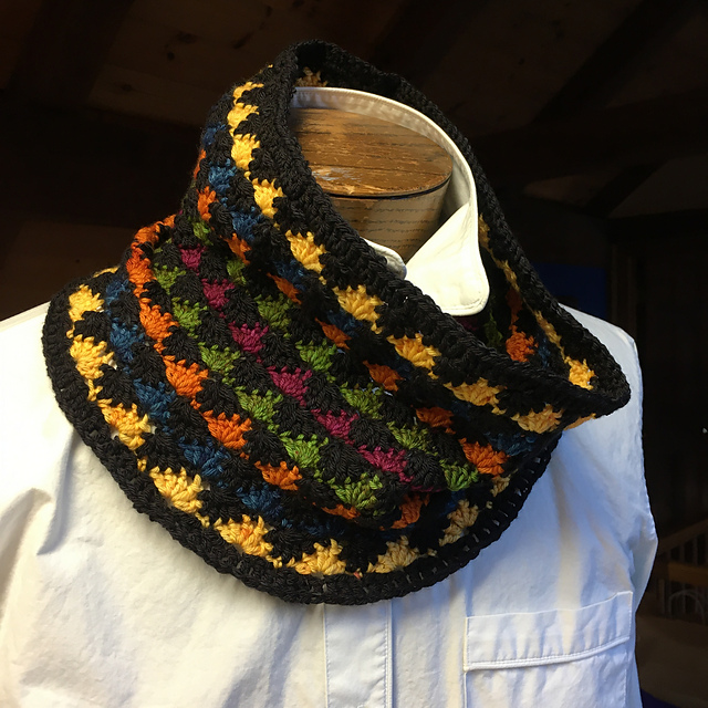 Travelling Gemstones Cowl
