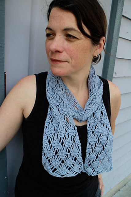Spider Lattice Scarf (Fingering)