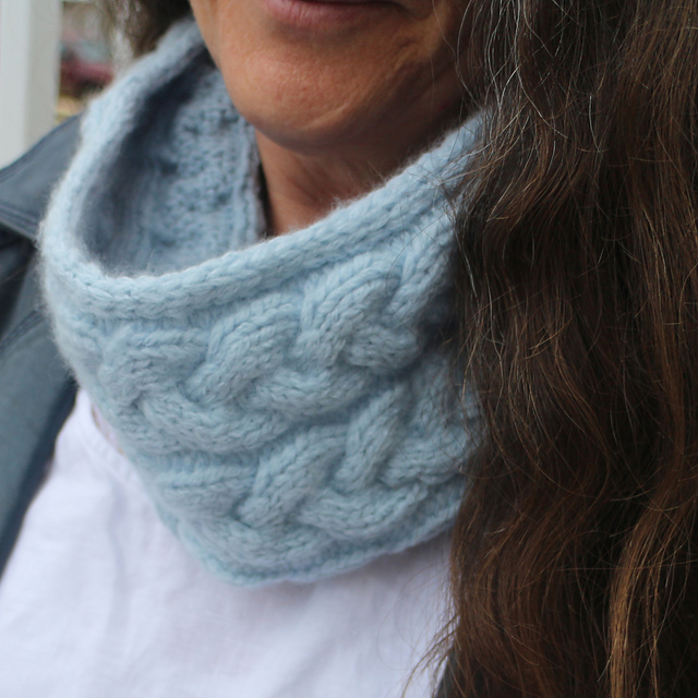 Trio of Cables Cowl