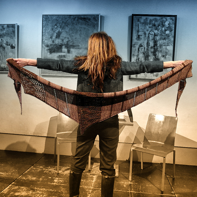 Croissant de Nuit Shawl