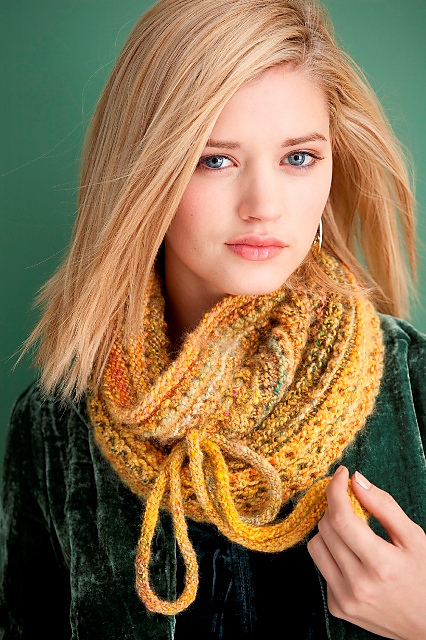 #11 Eyelet Cowl