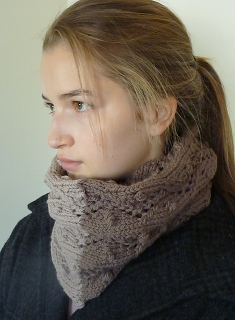 eyelets & bobbles cowl