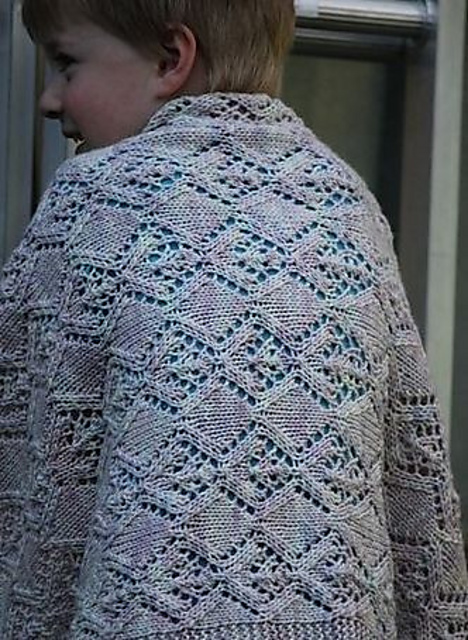 Sweet Lace - the bassinette blanket
