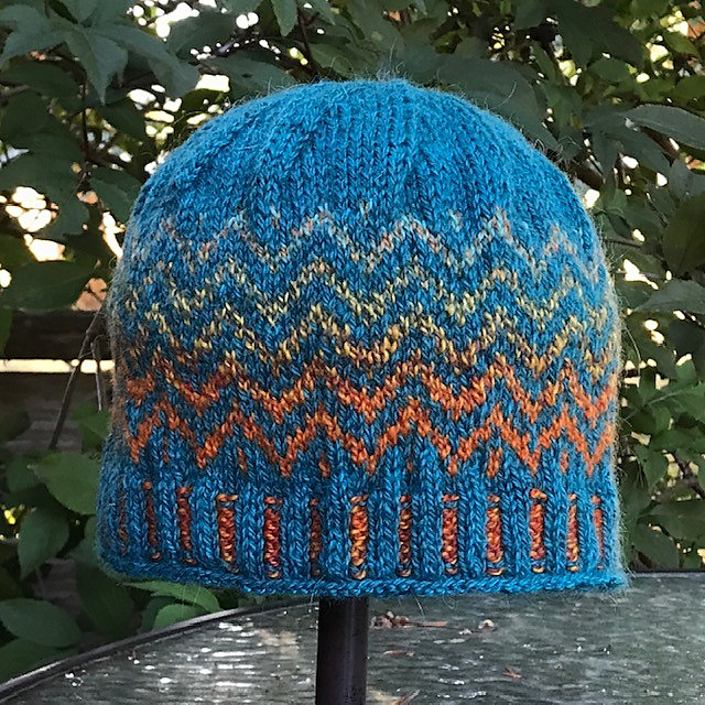 Alpine Peaks Beanie DK