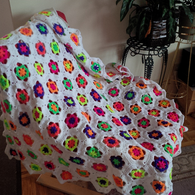 Hexagonal Flower Motif Afghan