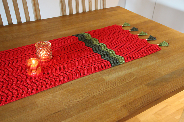 Rippled Table Runner