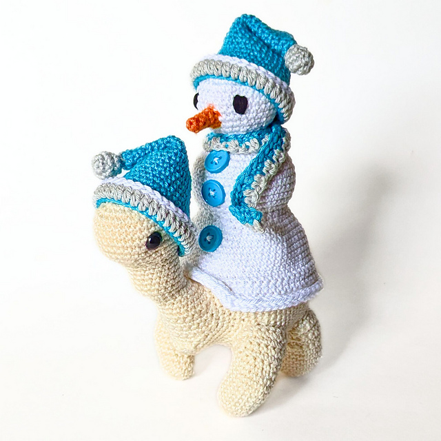 Sammie the Turtle Snowman Shell