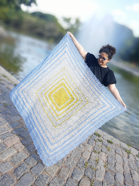 MESSIRVE Shawl