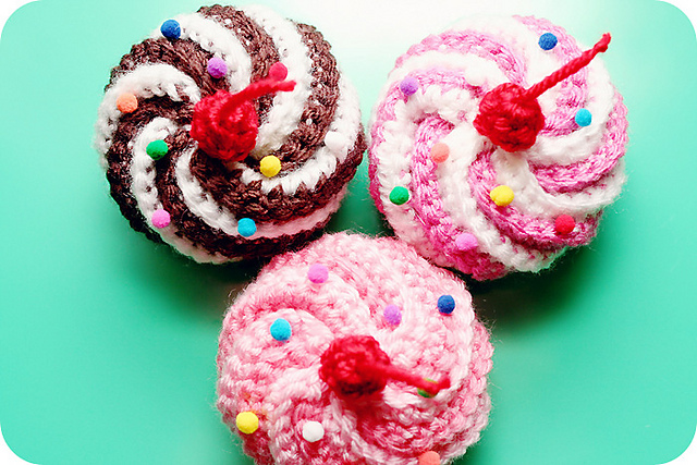 Swirly cupcake hairclip