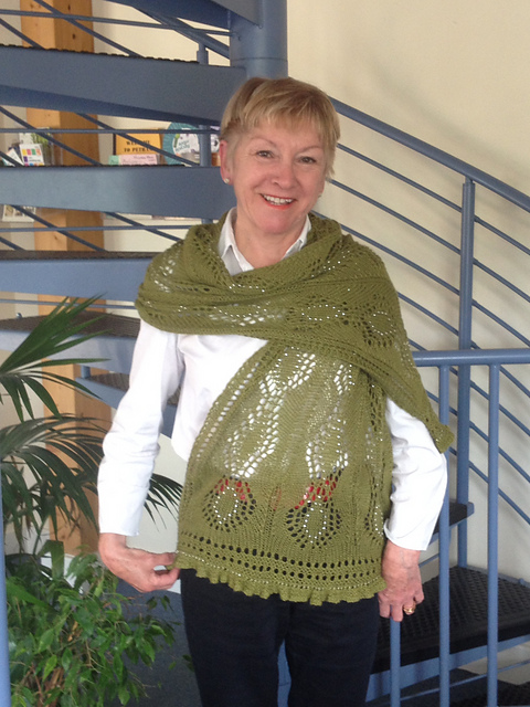 Lacy Leaf Wrap