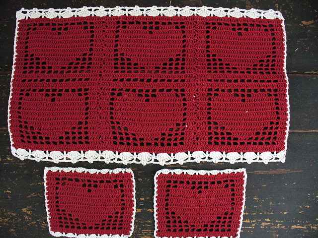 Filet Crochet Valentine's Day Tray Setting