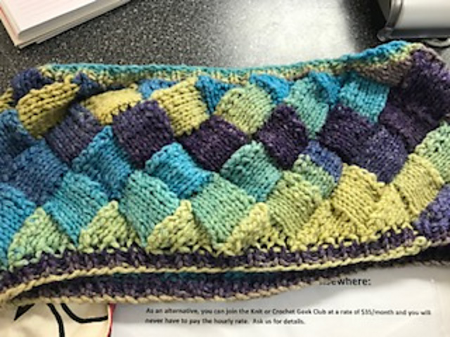 Bulky Entrelac Cowl