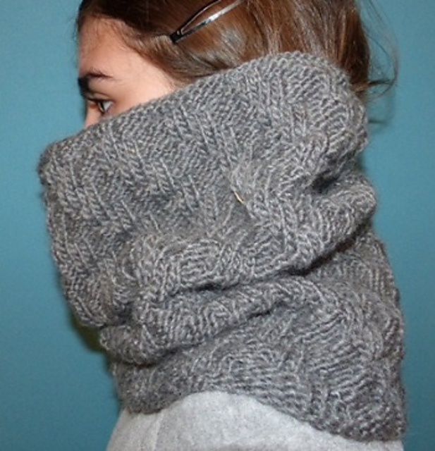 Diagonal Textured Cowl
