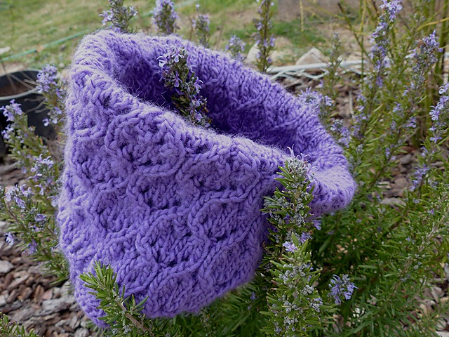 Floral ripples cowl