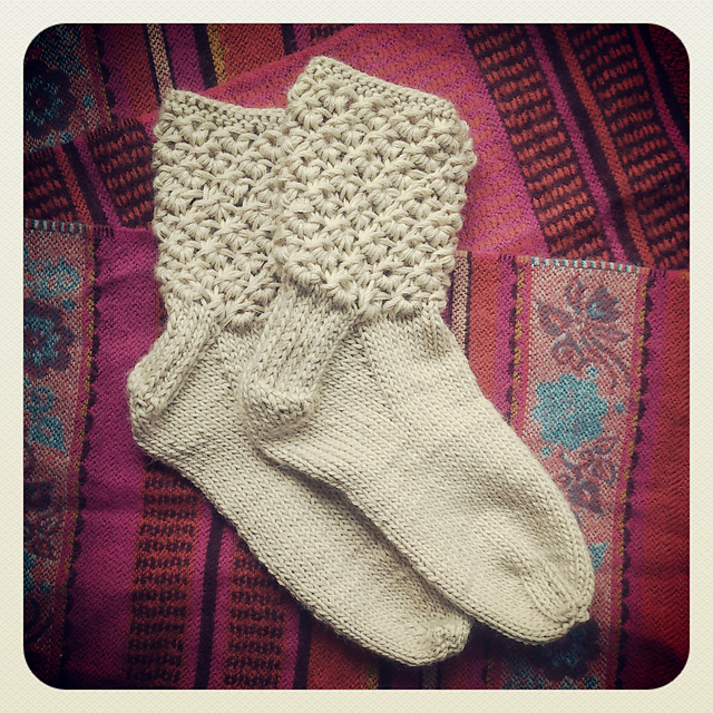 Round flowers socks 丸い花の靴下