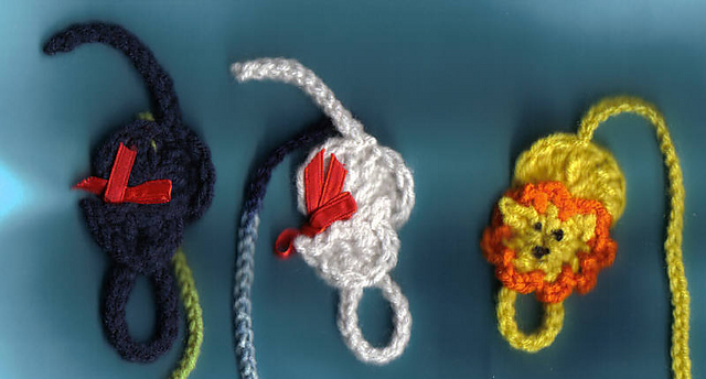 Playful Kitty/Loop and Tassel Lion Bookmarks