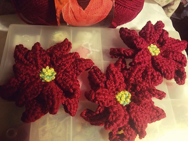 Magic Poinsettia Granny Square