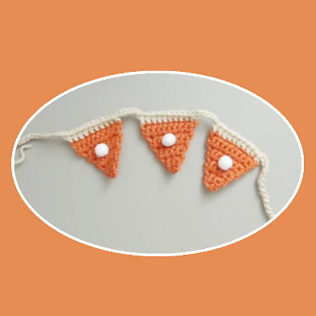 Mini Pumpkin Pie Garland
