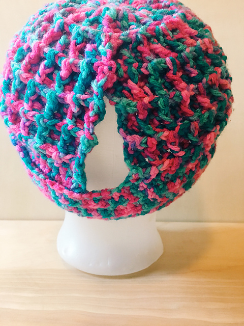 Woman's waffle stitch pony tail hat