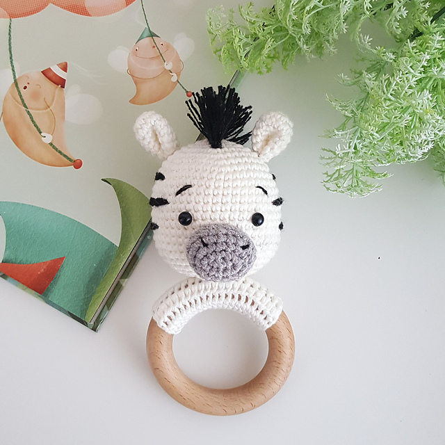 Ravelry: Crochet Zebra Rattle pattern by Cha veronica
