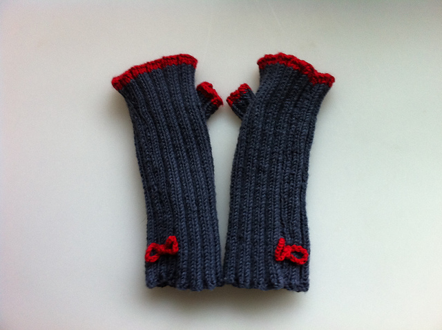 Pompon Handwarmers