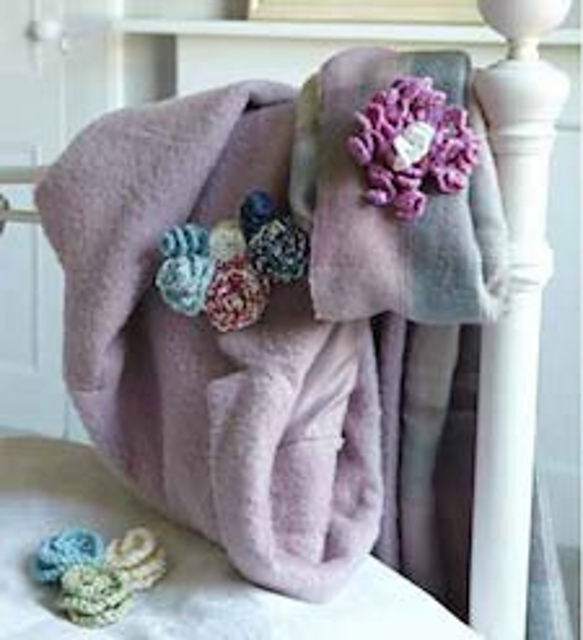 curly flower pins