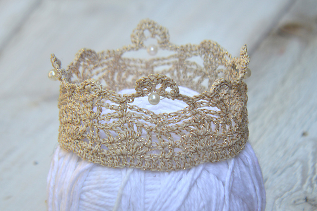 Crown Photo Prop
