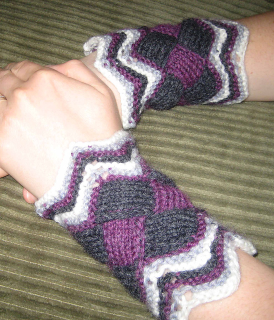 Entrelac Wristers