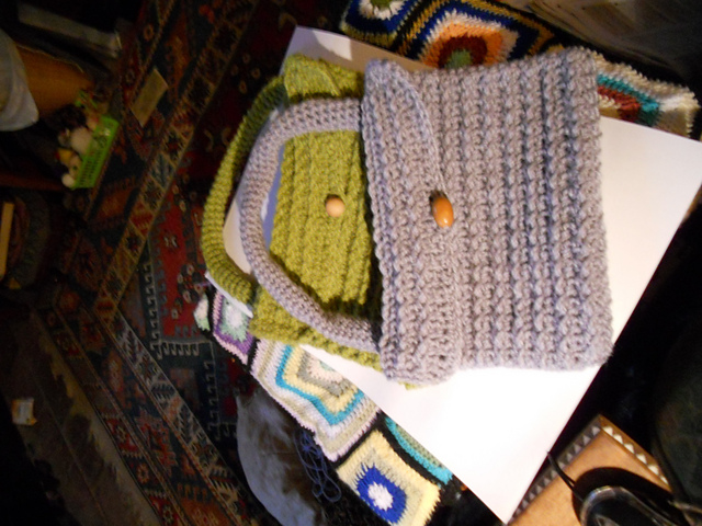 Simple Cable Handbag