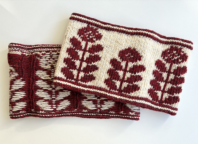 Ladderback Jacquard Stitch Flower Cowl