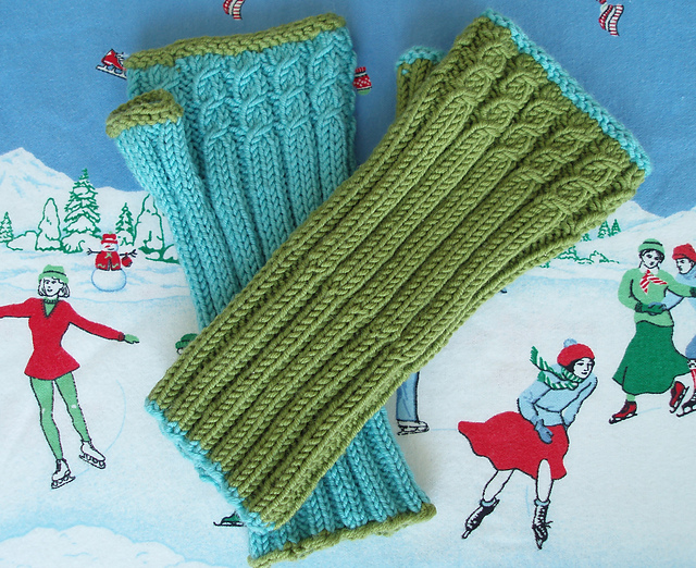 mini cabled Fingerless Gloves