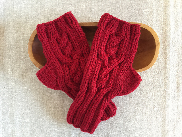 Cabled Fingerless Mitts
