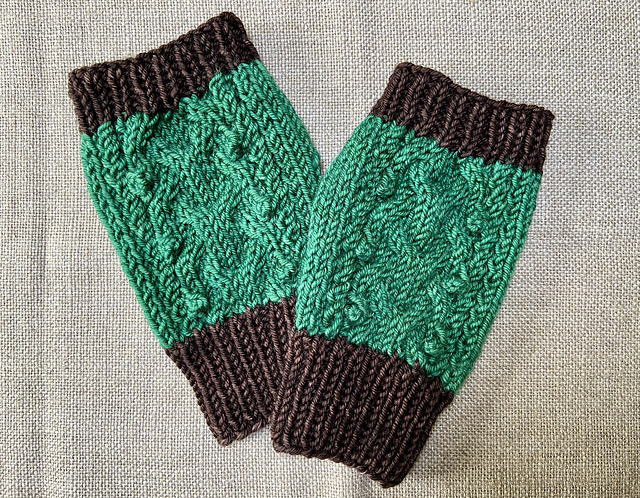 Winterberry mitts