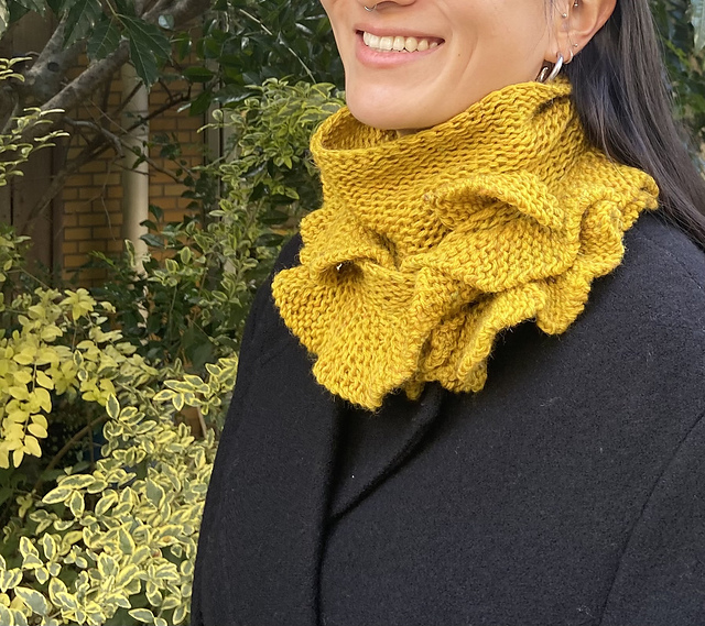 Self-Ruffle Shawl