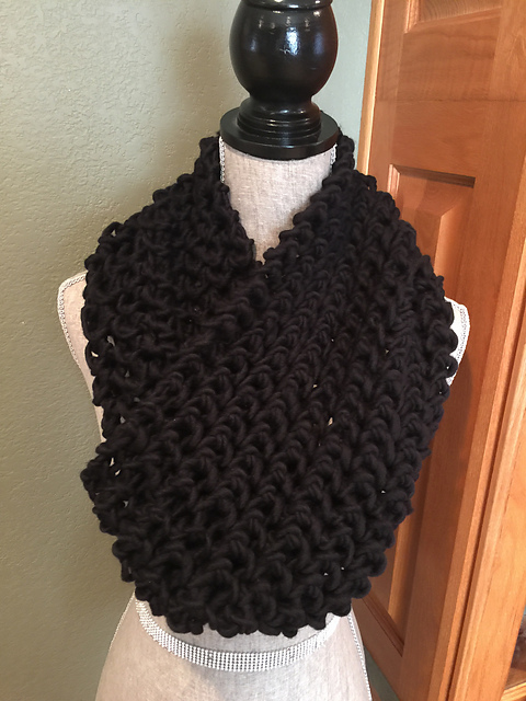 Bulky Infinity Cowl