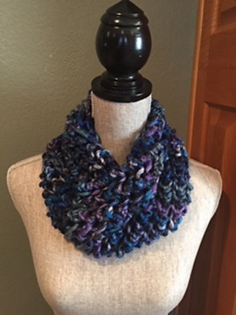 One-Skein Lover's Knot Cowl