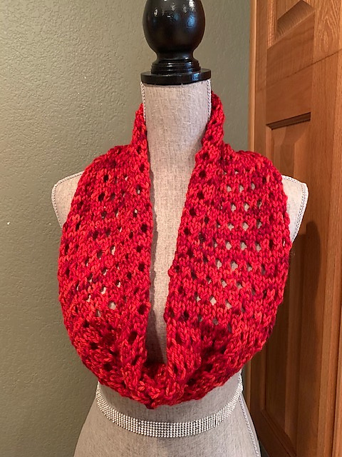 Staggered Eyelet Stitch Cowl