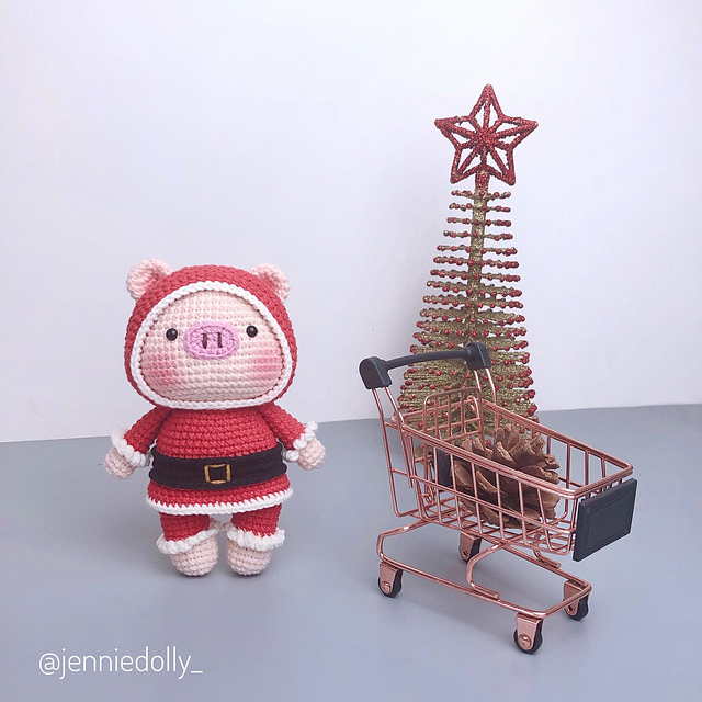 Galvin The Santa Pig