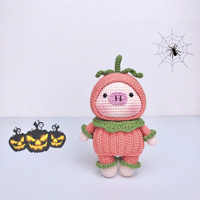 Ola The Pumpkin Pig