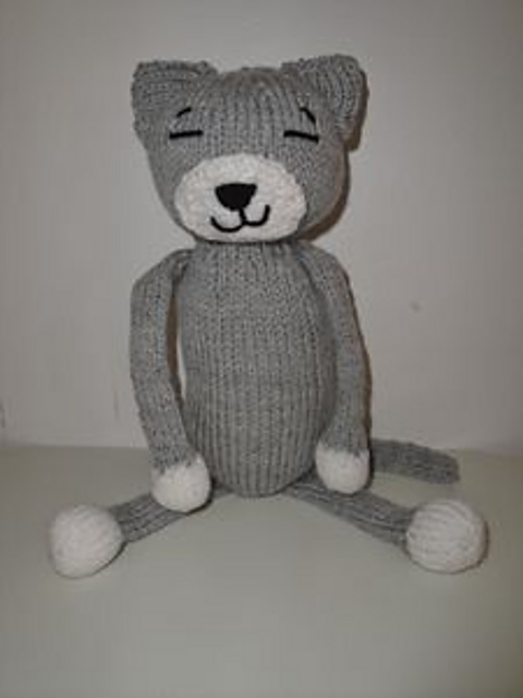 Amineko Knit Cat