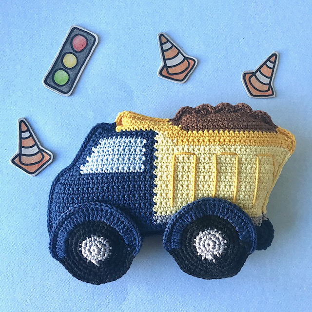 Dump truck
