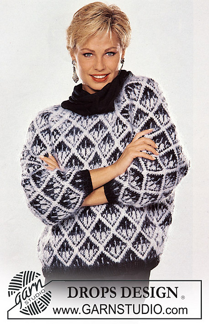 4-7 Jumper in black and white with raglan sleeve