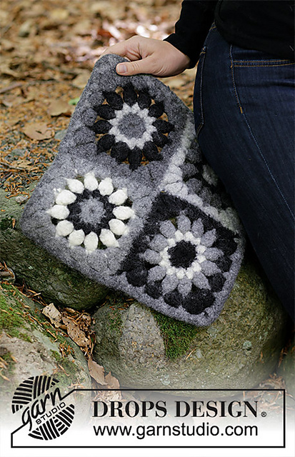 184-36 Black Flowers