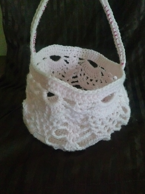 Lacy Pineapple Stitch Easter Basket