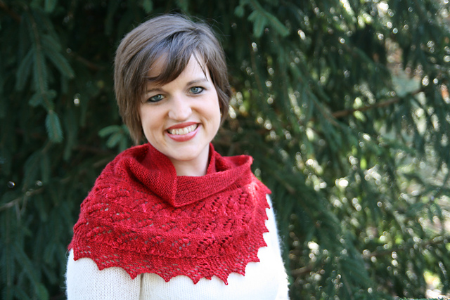 The Holly & Ivy Shawlette