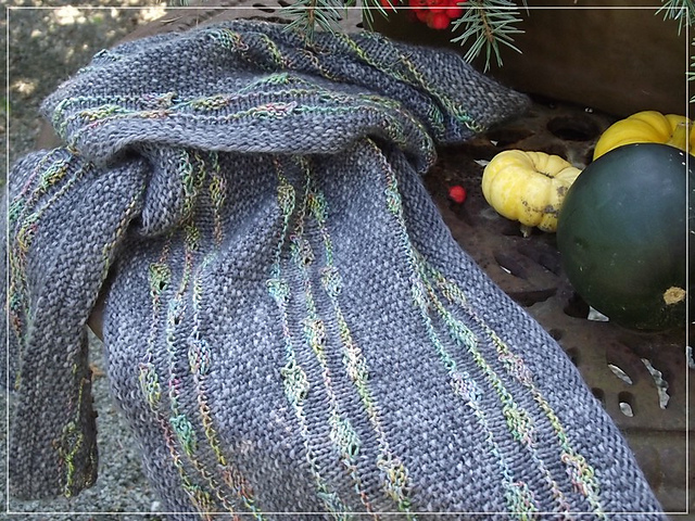 Perlen im Sand - Der Schal / Pearls in the Sand - The Scarf