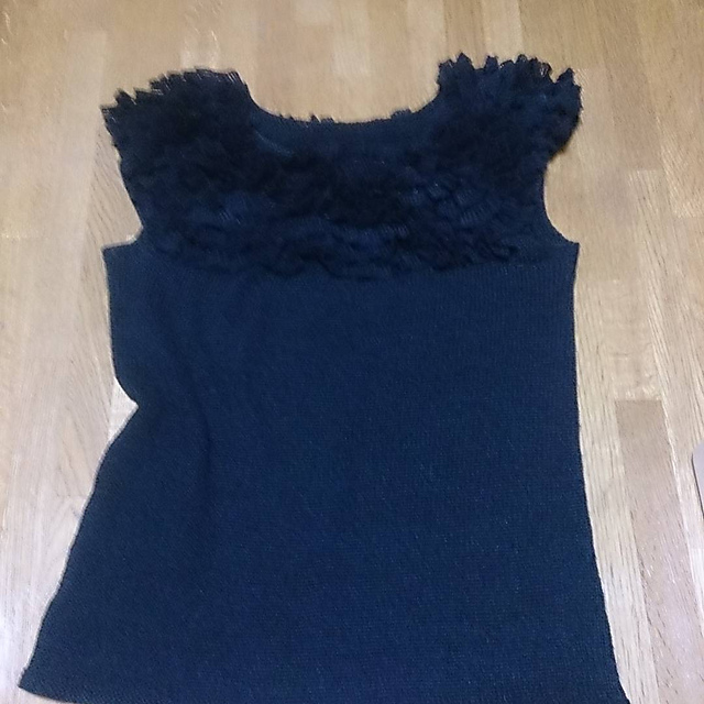 #09 Ruffle Yoke Top