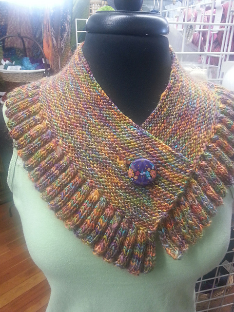 Amanda's Cute Ruffled Cowl