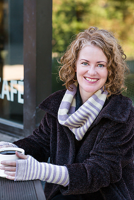 Accelerating Stripes Fingerless Gloves & Cowl