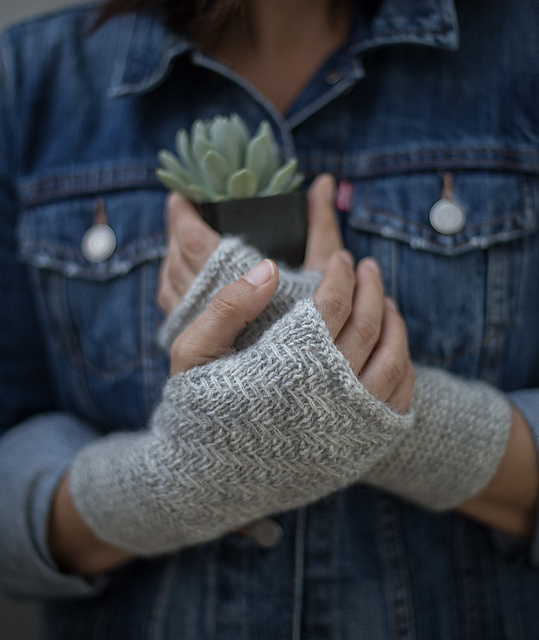 Soft Washed Herringbone Mitts